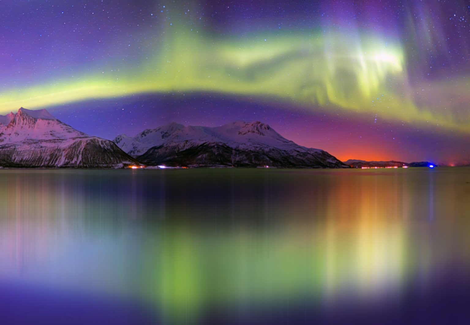Aurores boreales la nuit